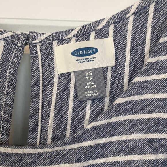 Seersucker Striped Linen Dress with Tie Waist - Picture 3 of 6